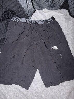 The North Face Black Logo Elastic-Waist Athletic Shorts